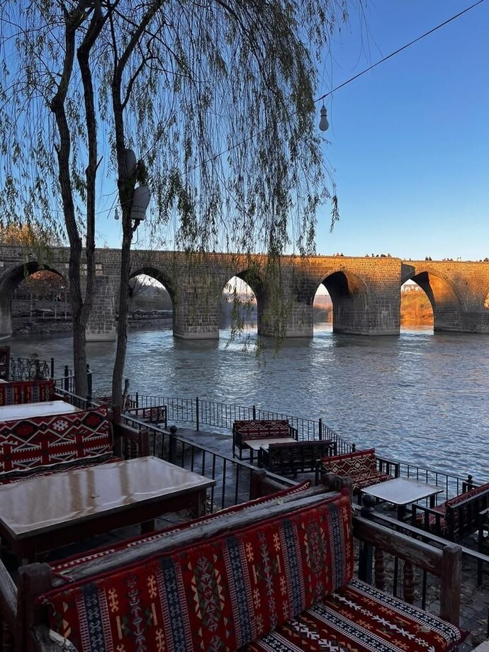 Memleketinizin adına yazılan şarkı var mı?
