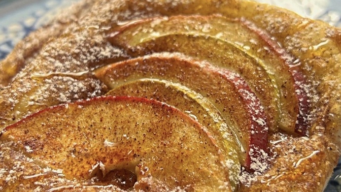 Elmalı milföy tart yaptım , sever misiniz?