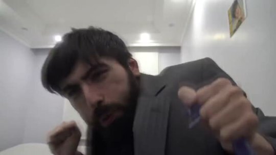 Tesettürü bırakıp başını açan insanlara bakış açınız nasıl oluyor?