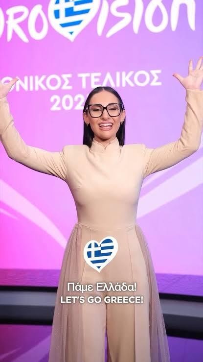 Bu kızda tam siyasal islamcı tipi yokmu?