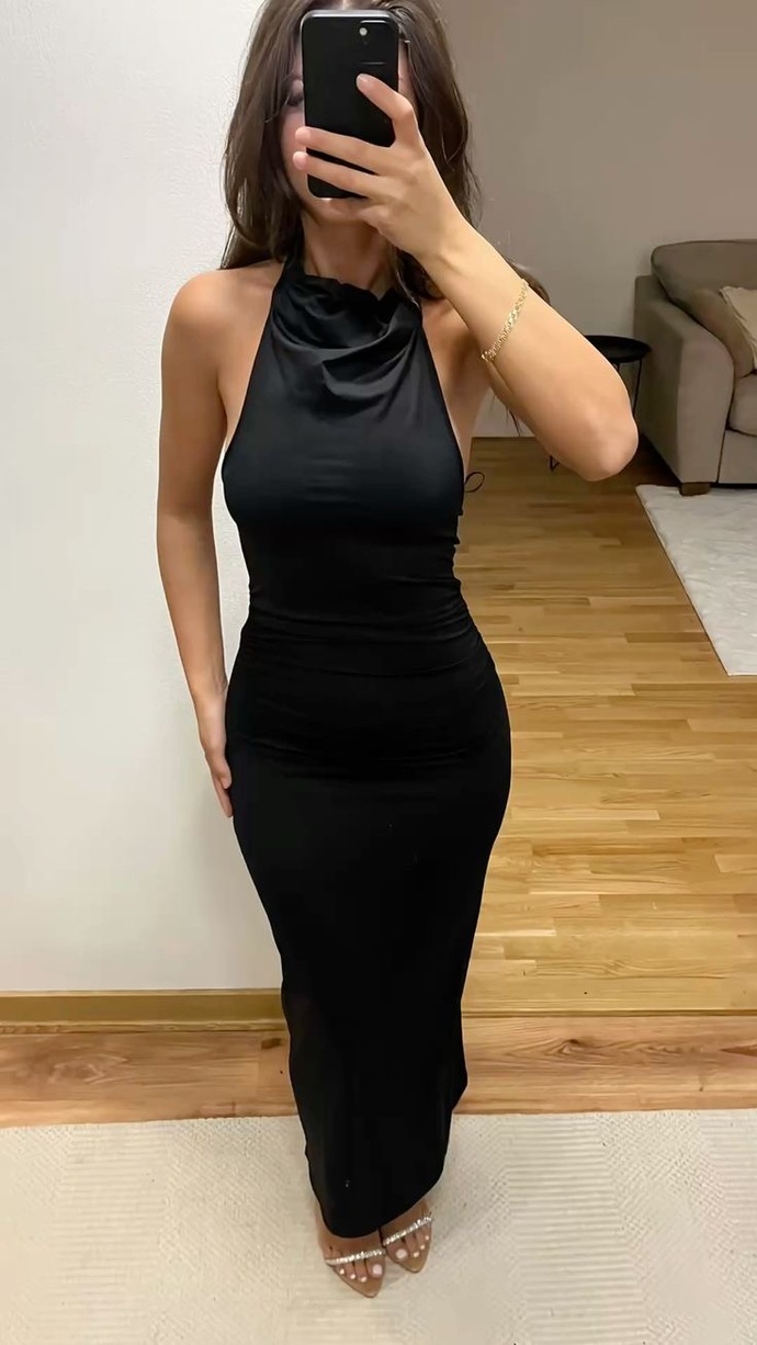 Kızlar, sizce hangi elbise?