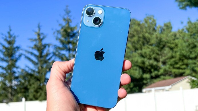 Türkiye de çoğunluk kesim neden iPhone Tercih ediyor sizce?