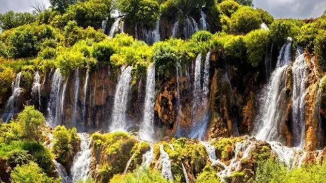 Tarihi yerleri mi yoksa yoksa doğal yerleri mi gezmeyi seversin?