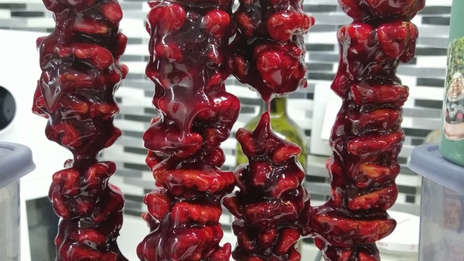 Nar suyundan yapılmış cevizli sucuk denediniz mi?