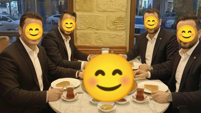 Sizce Instagram a hikaye atılır mı bu emojileri kaldıracagim görgüsüzlük gibi olur mu?