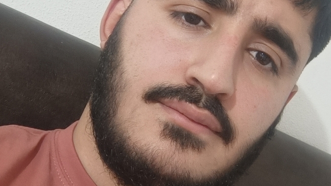 Yaşça büyük göstermek?
