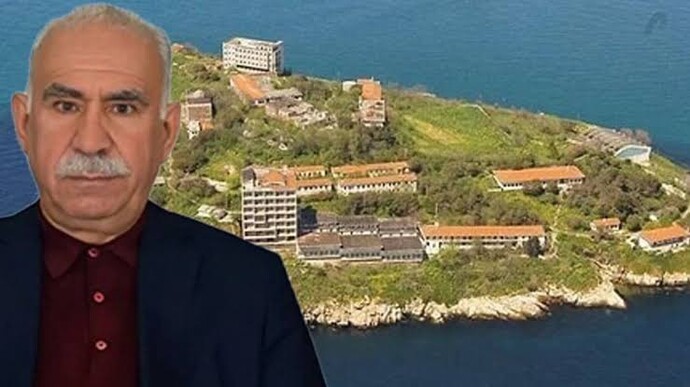 Türkler İmralıya Abdullah Öcalanın ayağına barış yapmak için gitti. Barış sağlanır mı?