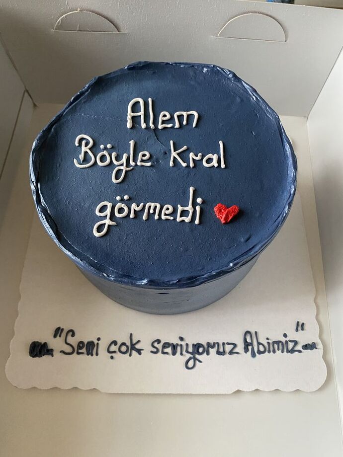 Doğum günü pastasını nasıl süsleyeceğime dair bana bir fikir verebilir misiniz?