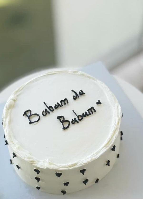 Doğum günü pastasını nasıl süsleyeceğime dair bana bir fikir verebilir misiniz?