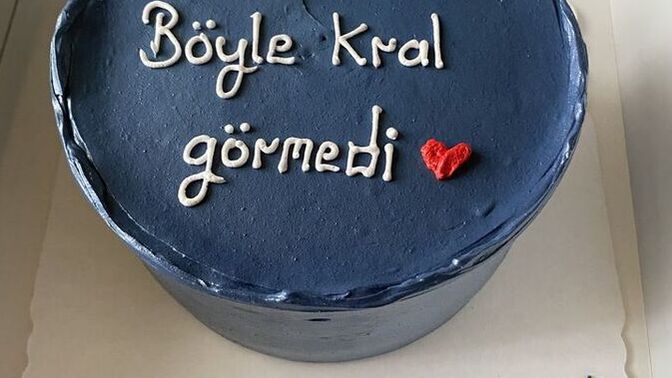 Doğum günü pastasını nasıl süsleyeceğime dair bana bir fikir verebilir misiniz?