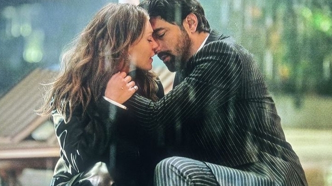 Birbirlerine " iki sevgili gibi sarılmak" romantik ve duygulu ve tutkulu bir sarılma mıdır?