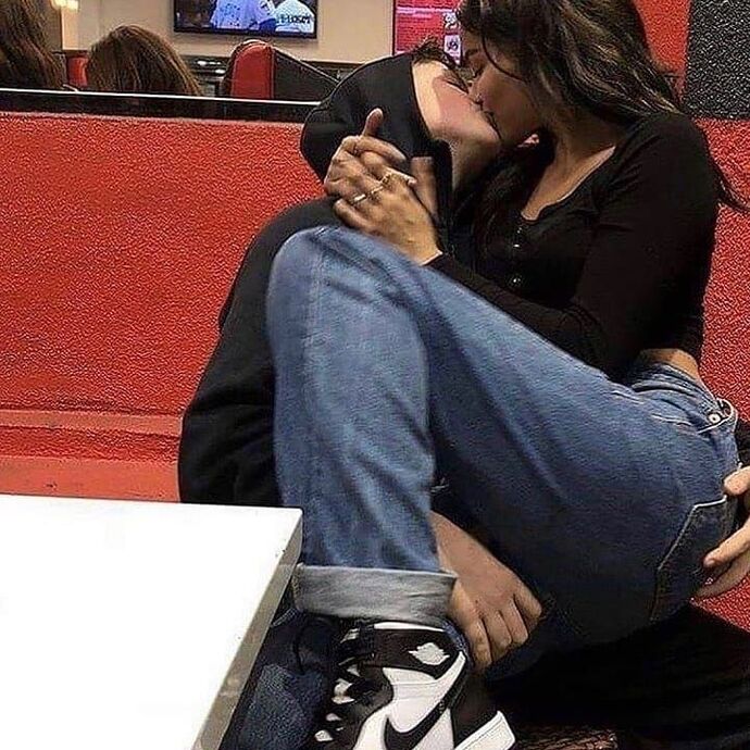 Her haline düştüğün biri var mı?