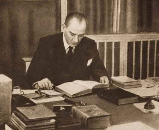 Sizce Atatürk’ün kitap okuma alışkanlığı Türkiye’de yaygın olsaydı kültürel seviye nasıl olurdu?