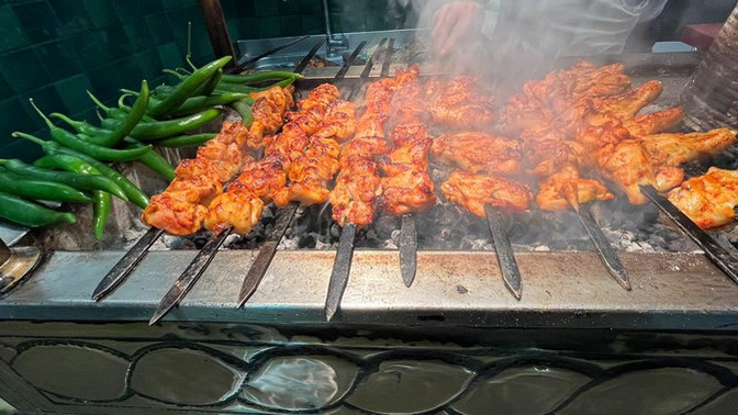 Testi kebabı yer misin?