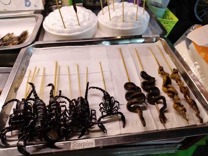 Hayatımda en çok tadını merak etiğim yemek midye. Tadı nasıl?