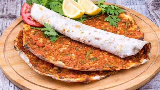 Bu saatte herkesin aklı orada, benimki lahmacunda. Senin aklın nerede?