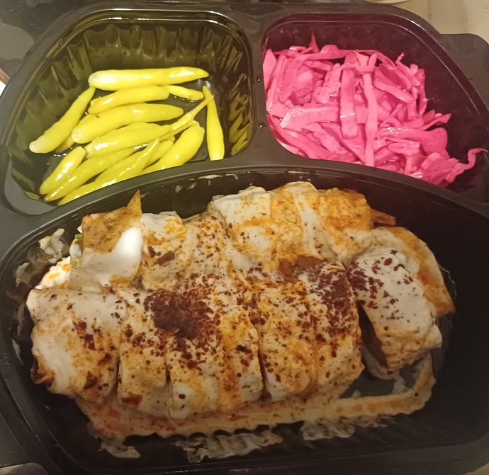 Yoğurtlu tantuni mi normal dürüm tantuni mi?
