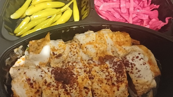 Yoğurtlu tantuni mi normal dürüm tantuni mi?