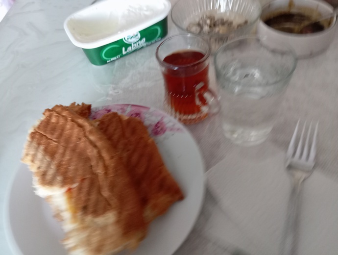 Sucuklumu kaşarlımı karışıkmı hangisi tercihiniz tostta?