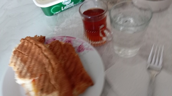 Sucuklumu kaşarlımı karışıkmı hangisi tercihiniz tostta?