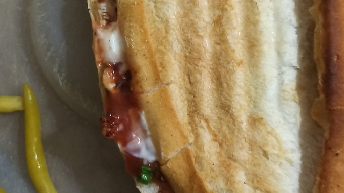 Tavuk dönerde ketçap mayonez mi sos mu?