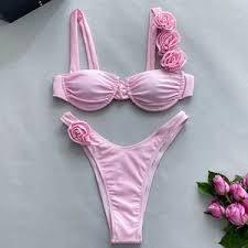 Çok acil ama acil yardım lütfen. Tayland seyahatim için bikini seçmeme kim yardım edecek?