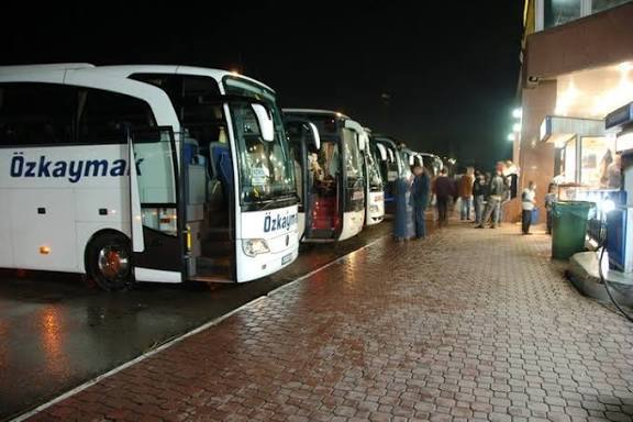 Gece yolculuk yaparken tesislerde inip o buz gibi havayı yaşadınız mı?