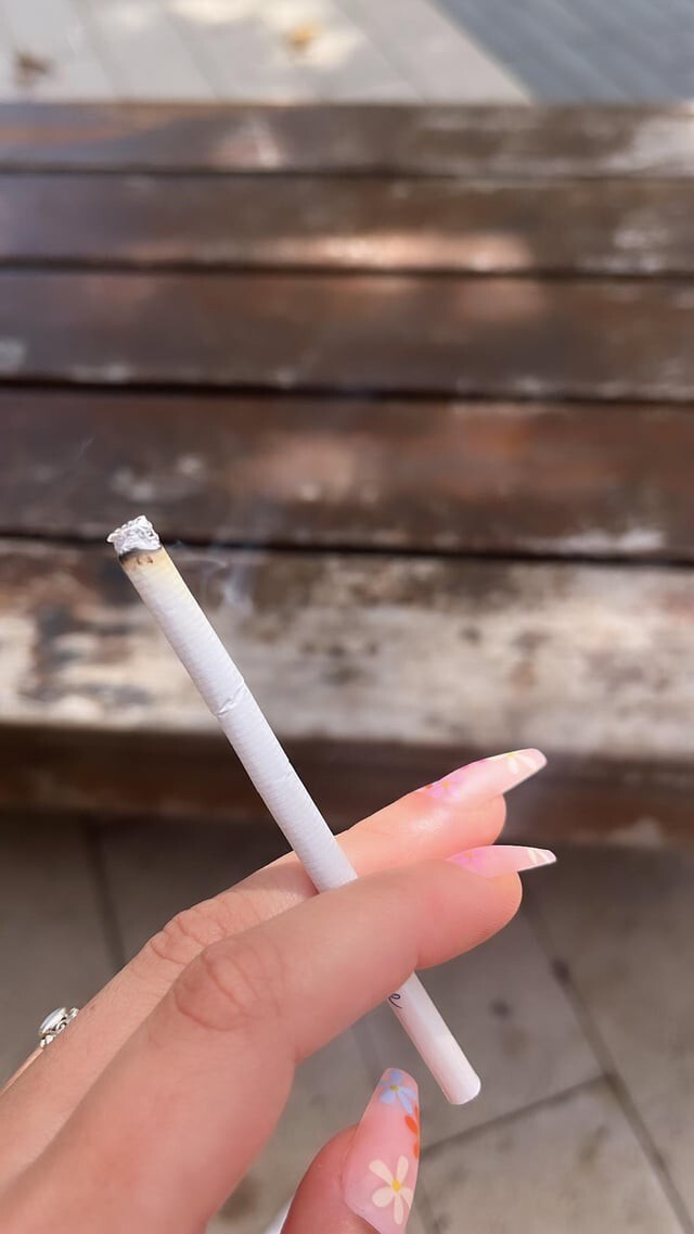 Bugün sigarayı bırakmayı denedim ben sigarayı bırakamıyormuşum arkadaşlar napcam?
