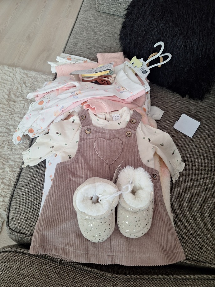 Minik fasulyemin ilk kıyafetleri nasıl sizce👼?