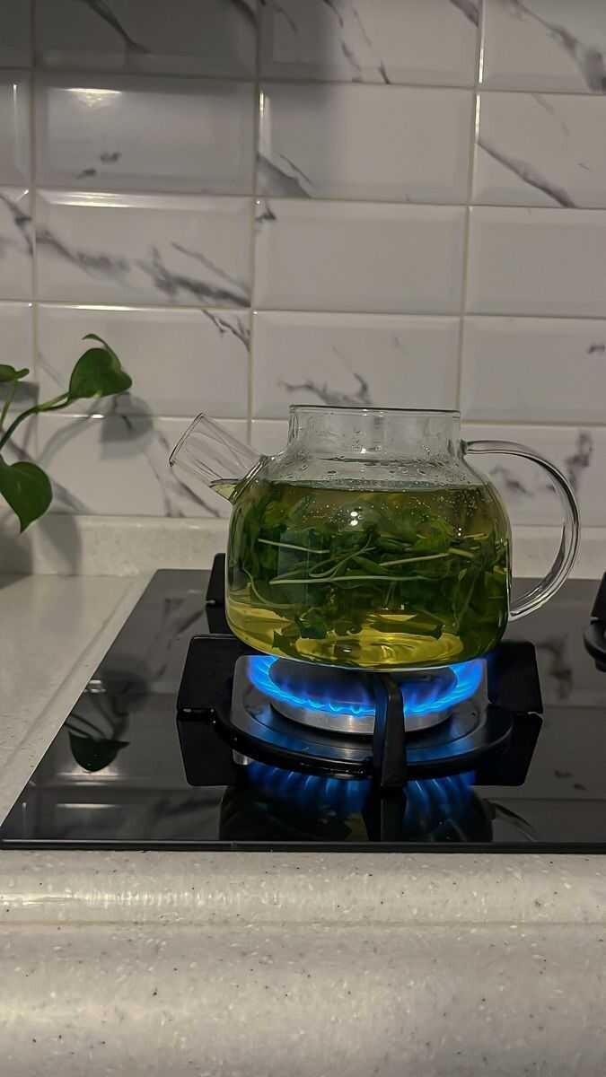 Özel gününde yaptığı bitki çayını sevgilisine de iç diye zorlayan kız haklı mıdır?