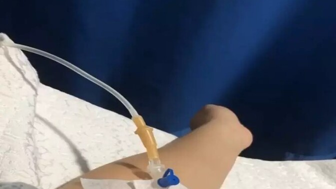 Serumun içinde tuzlu su varsa regl olunca tuzlu su içsek ağrıya iyi gelir mi?