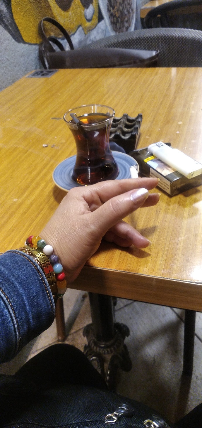 Size taş atana çiçek mi 🌹 atarsınız yoksa ne atarsa onun karşılığını mı verirsiniz?