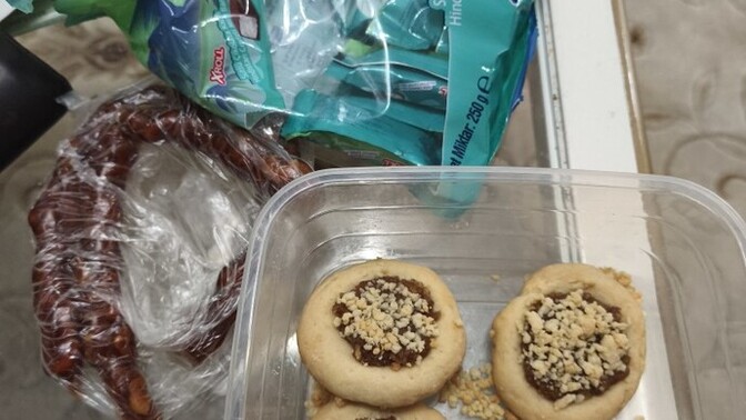 Eski eşinizden gelen pasta börek çukulata gibi şeyleri yermisiniz?