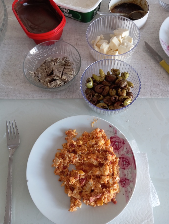 Sucuklu menemen denediniz mi?