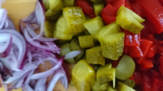 Yemek yapmayı yemeyi mi seversin yemeyi seviyorum yapmak tercihim değil mecburiyet?