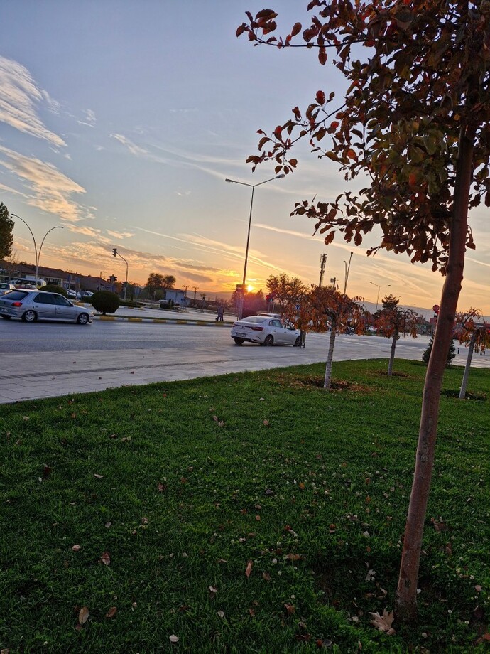 Galaxy S23 Fe Günümüz için Nasıl telefon sizce günümüz de alınır mi?