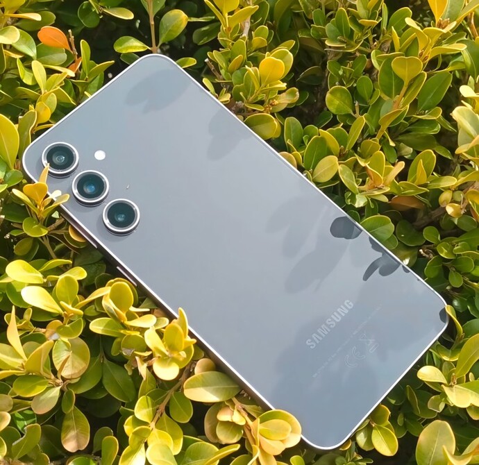 Galaxy S23 Fe Günümüz için Nasıl telefon sizce günümüz de alınır mi?