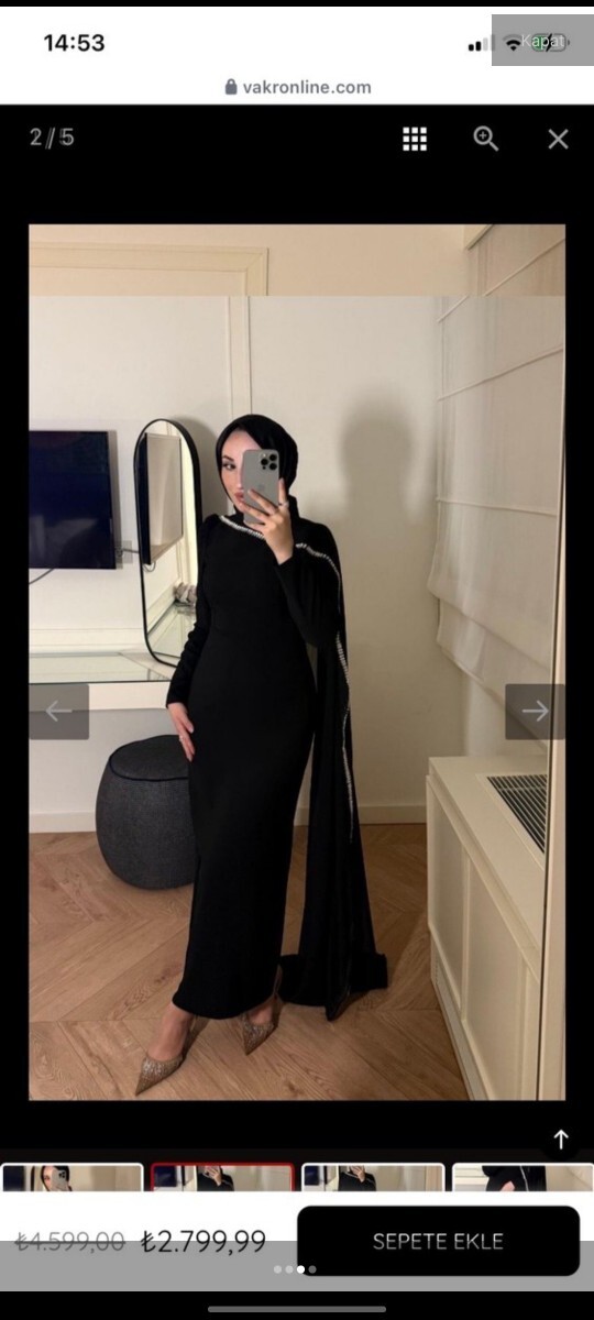 Ev içerisinde ablamın nisani olacak sizce bu abiye nasıl o sallanan detayı saçma mi?