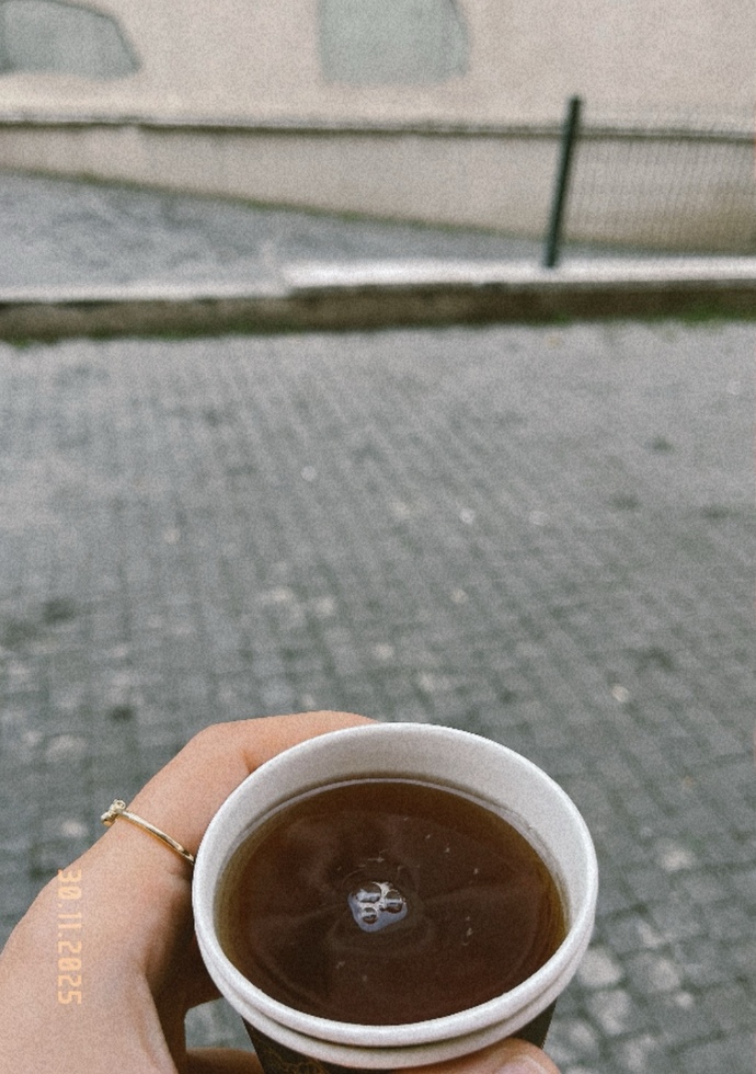 Size çayımdan bir damla verir miydim söyliyim mi?