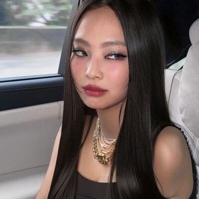 Jennie çok güzel yaa bence en güzel ve seksi asyalı kadınn hetero olmama rağmen çok beğeniyorum?