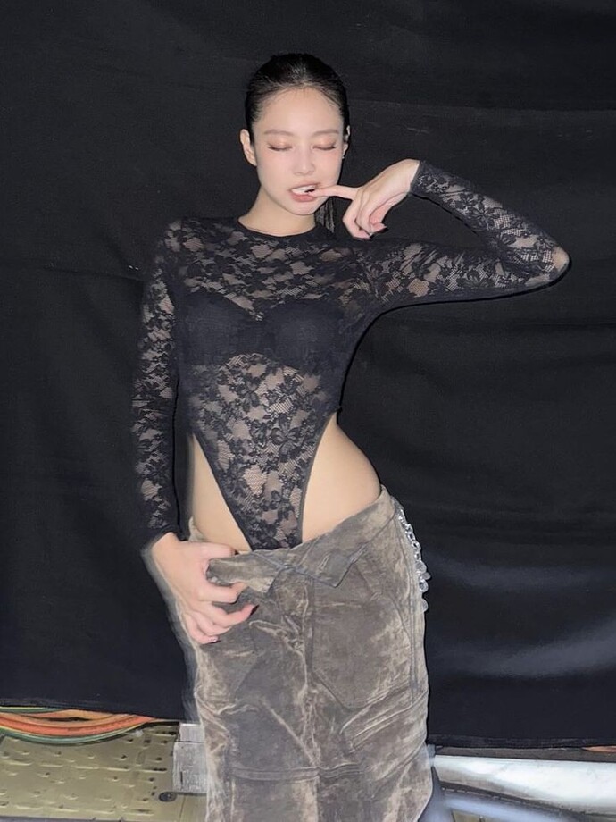 Jennie çok güzel yaa bence en güzel ve seksi asyalı kadınn hetero olmama rağmen çok beğeniyorum?