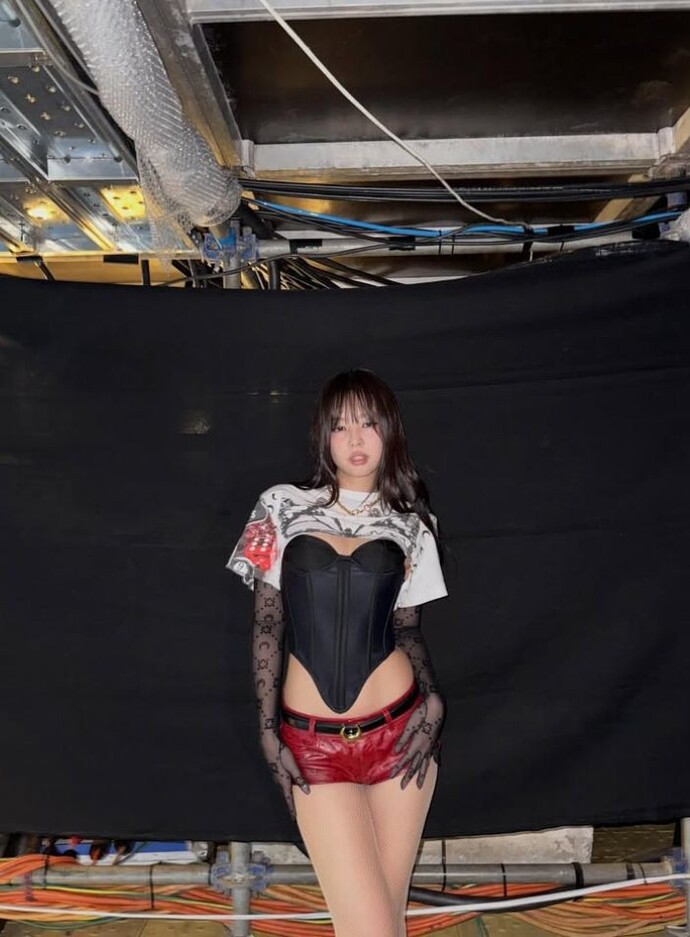 Jennie çok güzel yaa bence en güzel ve seksi asyalı kadınn hetero olmama rağmen çok beğeniyorum?