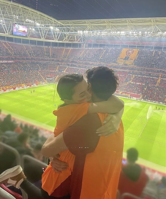 Sevgiliniz/eşiniz, doğum gününüz için plan yapmak yerine maç izlese ne yaparsınız?