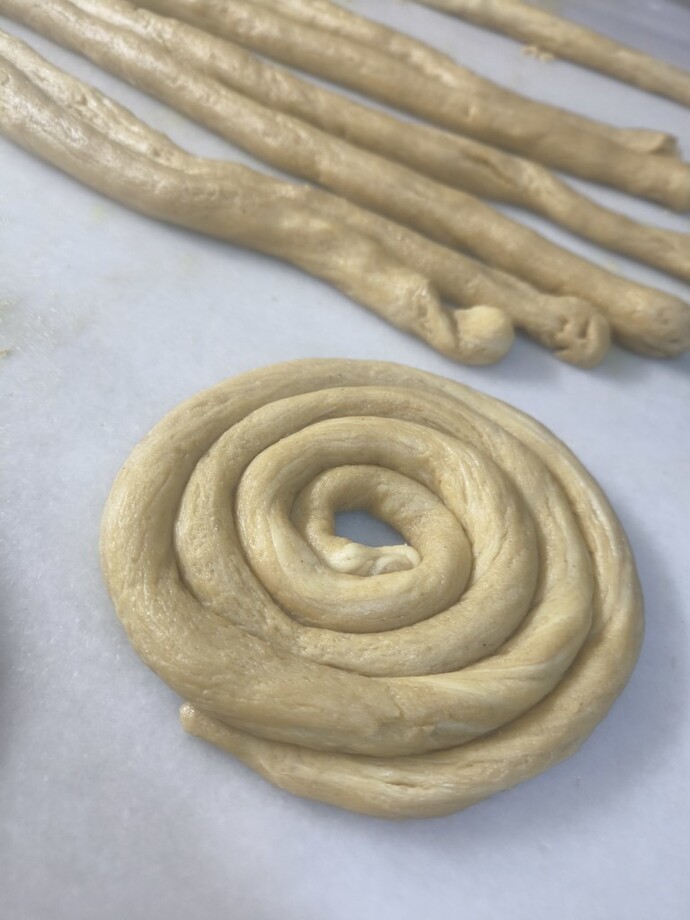 Bugün günlerden tahinli çörek:) siz neler yapıyorsunuz?