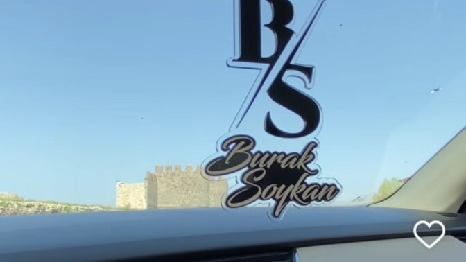 Arkadaşlar 3. yılımıza giricez hangisini alabilirim sizce de?