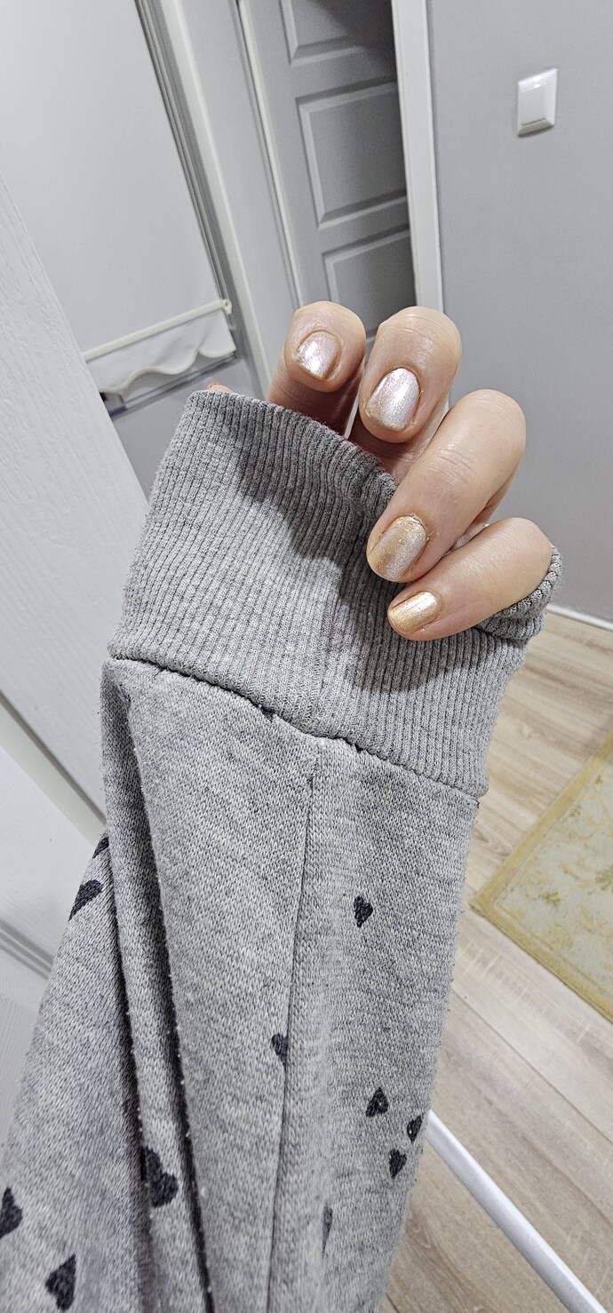 Hangi renk oje kadınlara daha çok yakışıyor 💅?