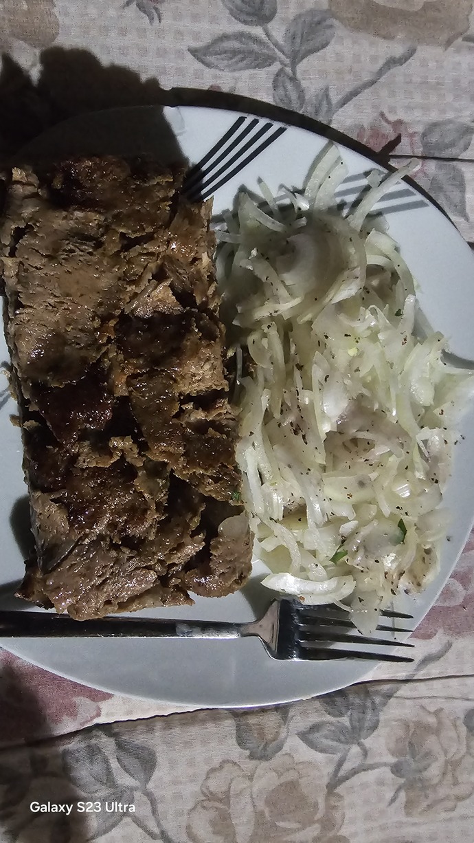 Et döner sade mi yenir, yoksa yanına mutlaka bir eşlikçi ister misiniz?