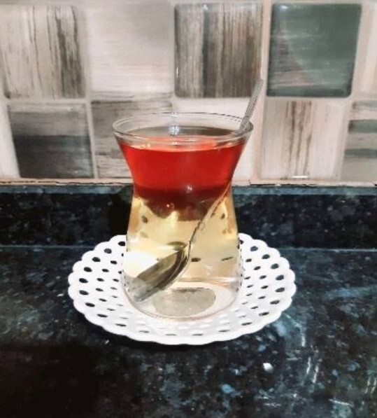 Saç ve göz rengine göre, içtiğim çay hangi iki renk olurdu?