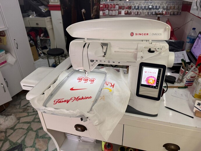 Bilgisayarlı nakış makinesi olan/kullanan var mı?