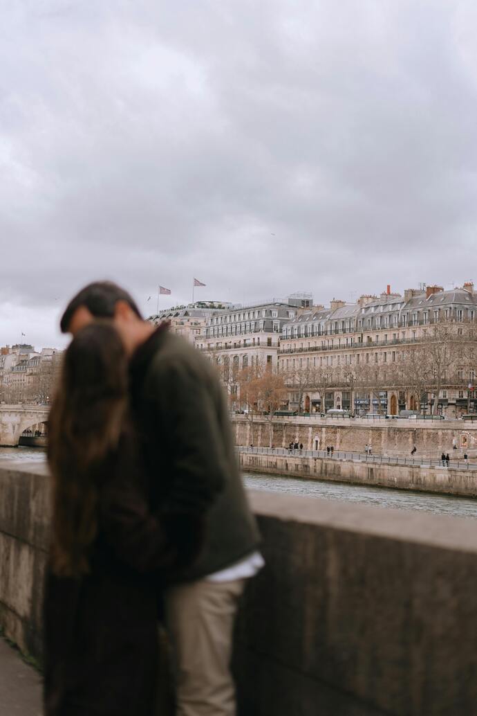 First date bitince veda esnasında karşınızdakine sarılır mısınız?